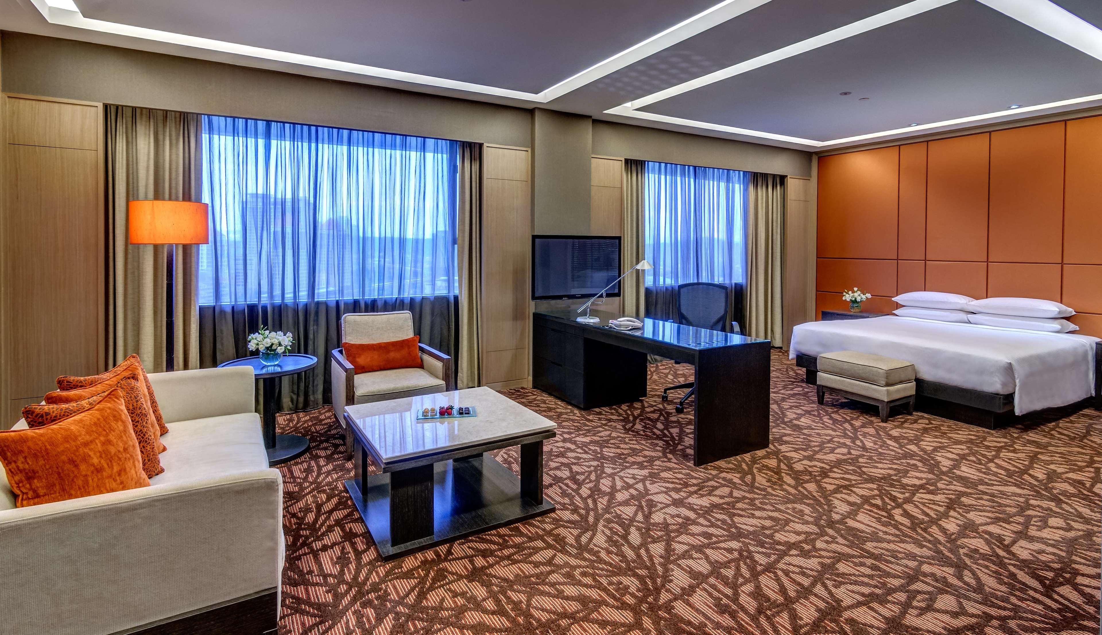 Hilton Petaling Jaya Hotel Buitenkant foto A suite at the hotel