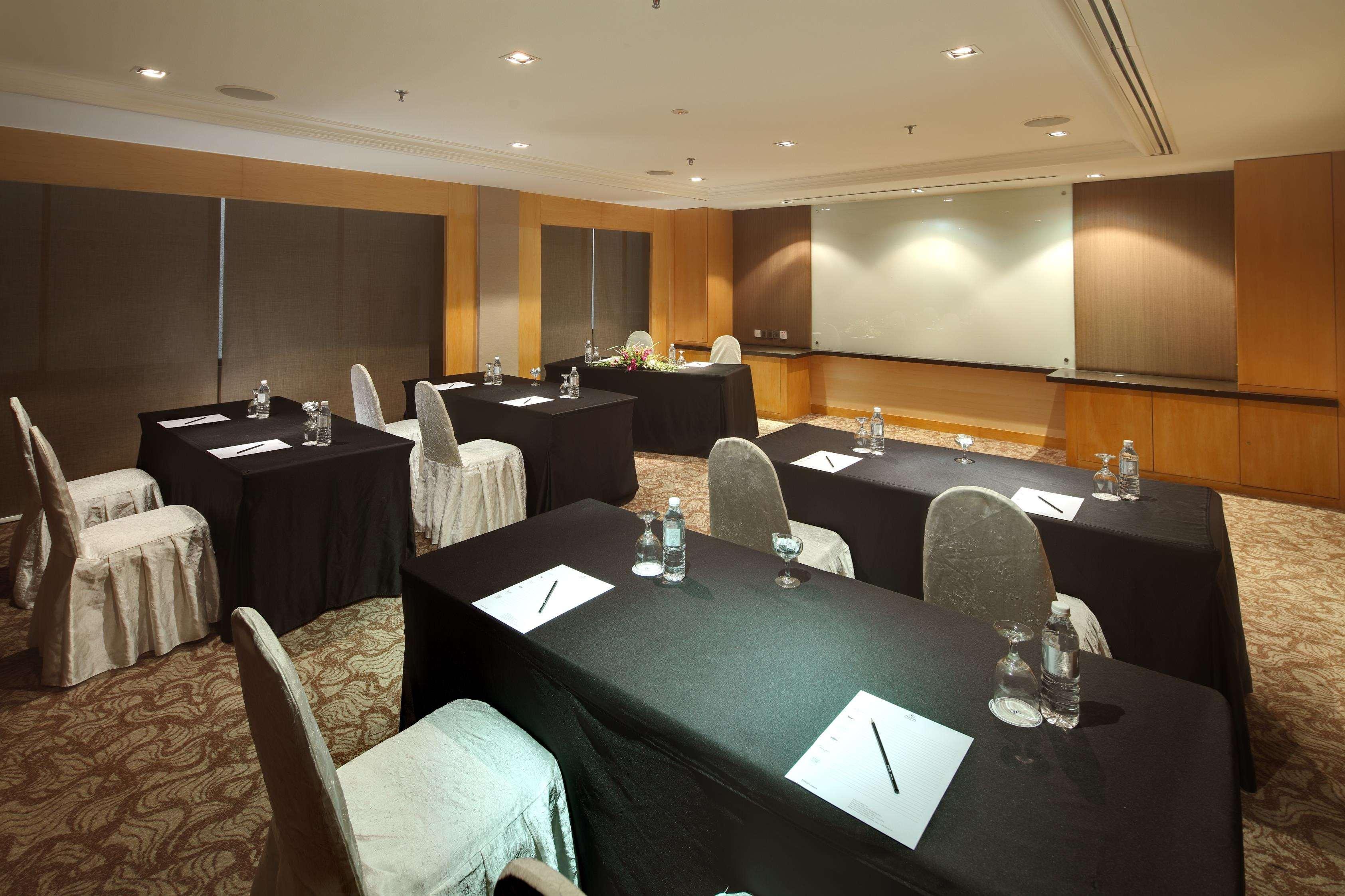Hilton Petaling Jaya Hotel Zakenleven foto Meeting room