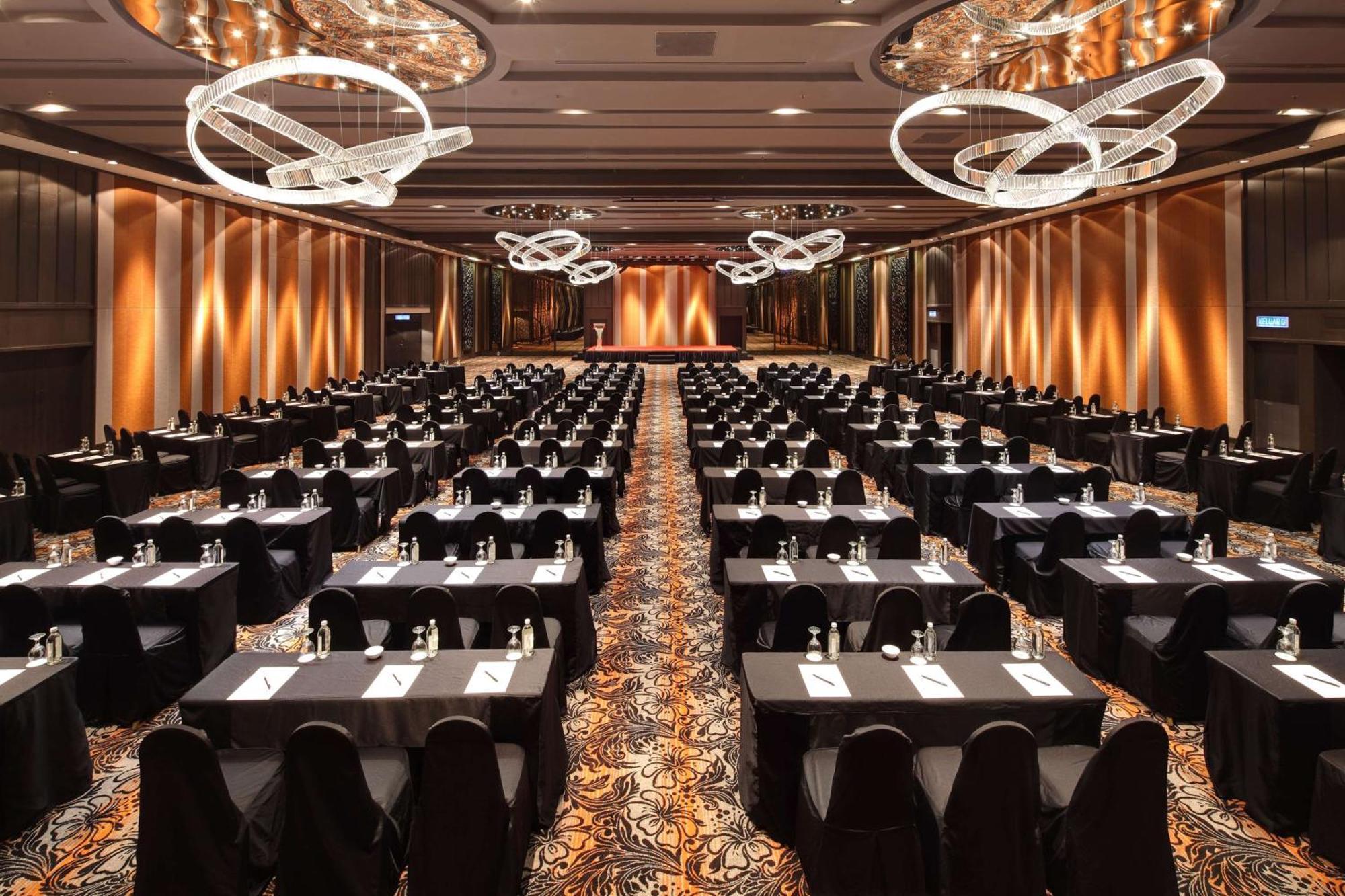Hilton Petaling Jaya Hotel Buitenkant foto The Grand Ballroom