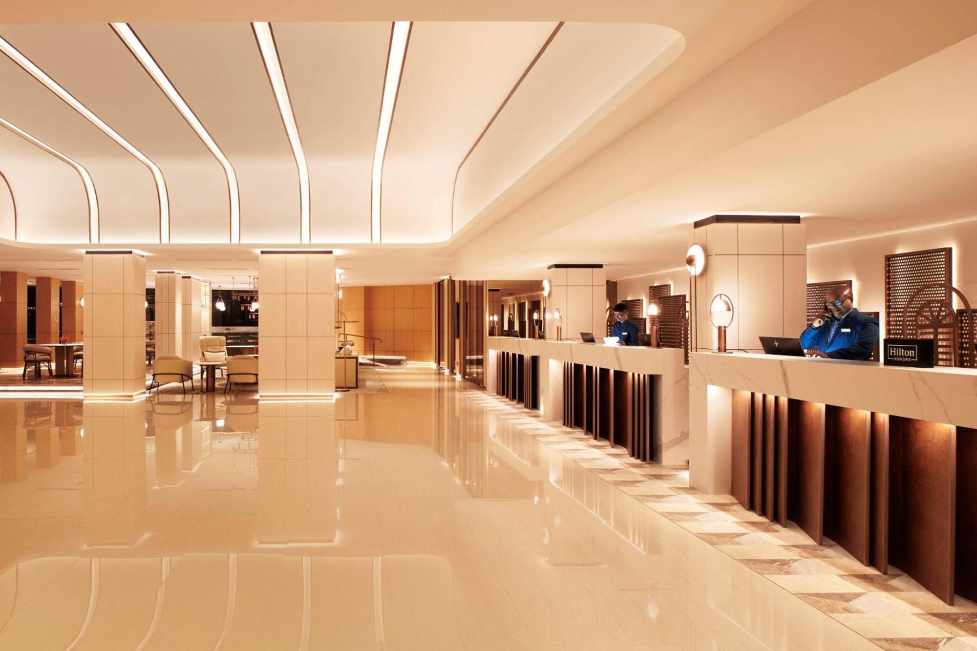 Hilton Petaling Jaya Hotel Buitenkant foto The lobby of the hotel