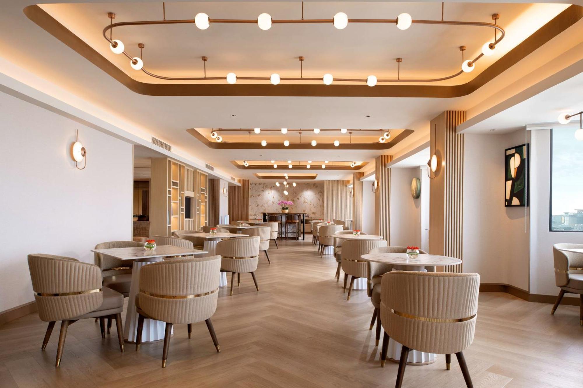 Hilton Petaling Jaya Hotel Buitenkant foto The Club at London Heathrow Airport