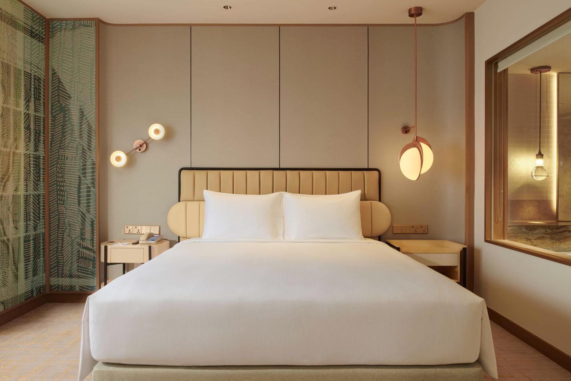 Hilton Petaling Jaya Hotel Buitenkant foto A bedroom at the hotel
