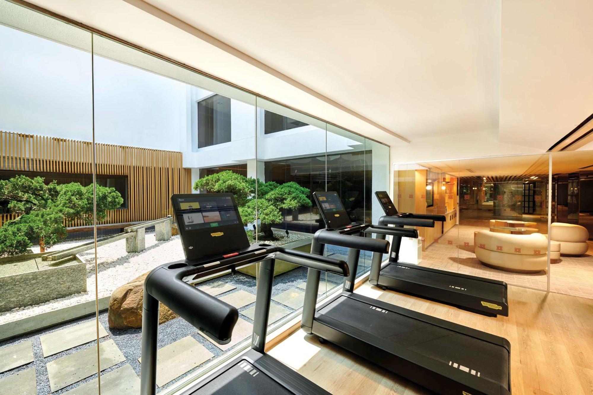 Hilton Petaling Jaya Hotel Buitenkant foto The gym at the hotel