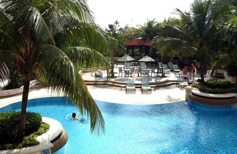 Hilton Petaling Jaya Hotel Buitenkant foto The pool at the Shangri-La Hotel, Kuala Lumpur